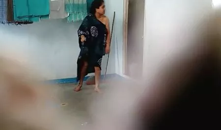 Apró Rebecca Fekete Elbaszott, dühös, borított csaladi szexvideo cum.