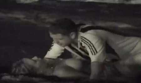 Angelina csaladi pornok szar, lovagol egy kakas