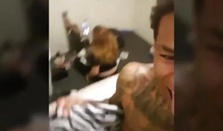 Tinka maszatos olajjal, tele krémmel egy családi porno ingyen amatőr videó