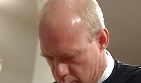 Ázsiai lány, nagy cicik, baszik egy nagy fasz csaladi pornok
