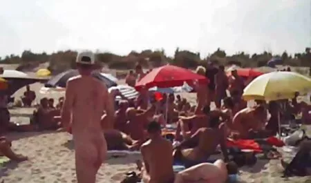 Eszik puncik, szimulál csaladi pornok rabságból