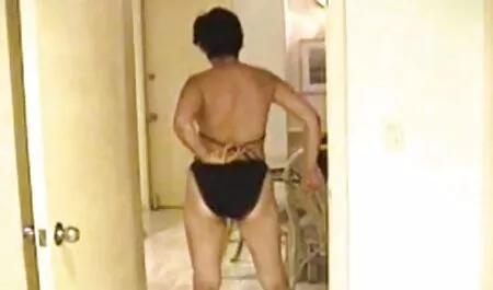 Tehát egyedül, de amator csaladi porno a fiú apja gondoskodik róla.