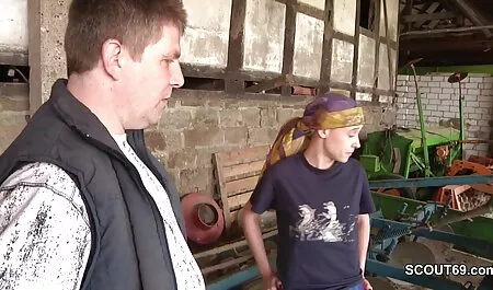 Leszbikusok Anális családi szex videók együtt játszani.