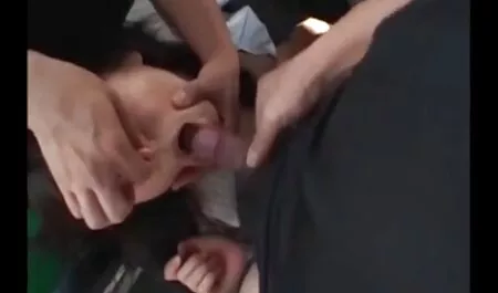 Busty szőke MILF családi sex videó rábaszik.