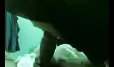 Teszi a puncija családi sex videok rezeg