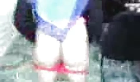 Egy meleg ingyen családi pornó pár baszik az edzőterem után.