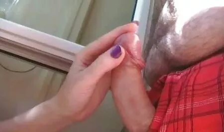 Hunt4k. fiatal lány készen áll a szex pénzért családi pornó után spa kezelés