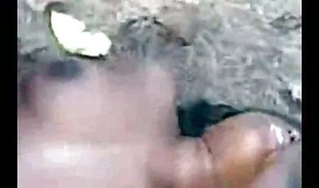 Tüzes vörös maszturbál, baszik magát ingyen porno csaladi egy rózsaszín punci.