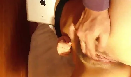 Kiverni egy családi sex videok hatalmas kakas, cum az arcát, száját