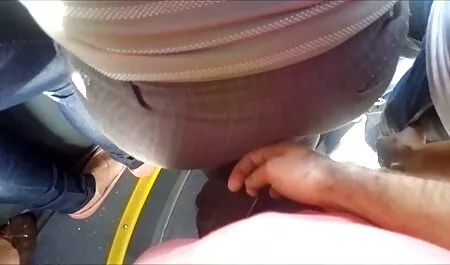Ázsiai nővér ad családi sex video egy forró szopást.