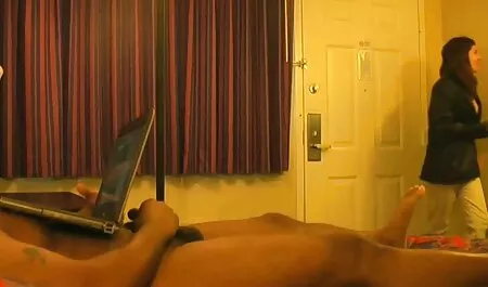 Az interjú egy női ügynök csúcspontja egy ingyen családi pornó érzéki leszbikus punci eszik szex.
