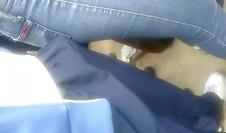 Szaftos csaladi pornok Szőke kitölti a punciját szex játékok