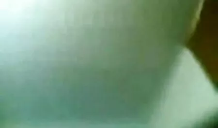 Asian hottie baszva családiszexvideok mellei között