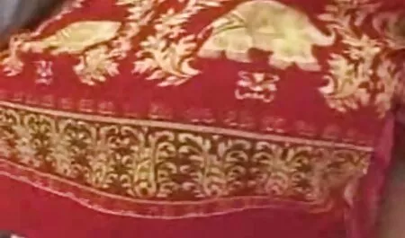 Ébenfa babe gets családi sex videok két fekete kakas, meg a cum!