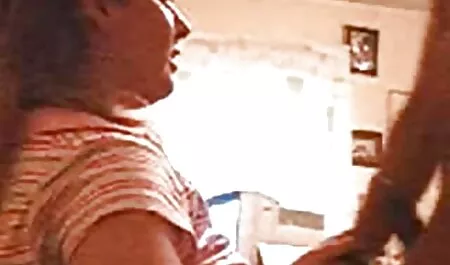 Wetandpuffy barna maszturbál egy játék a pufók családi pornó filmek punci egy dildo