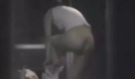 Csak csaladi sexvideok dugom az anyósomat az asztalon.