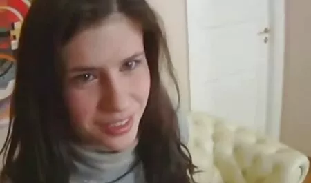 Szőke családi szex videók ribanc, nagy cicik, szar a konyhában egy nagy fasz